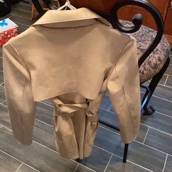 Tan, H&M jacket - Picture 2 of 2